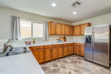 4624 Lindenthal Lane-17