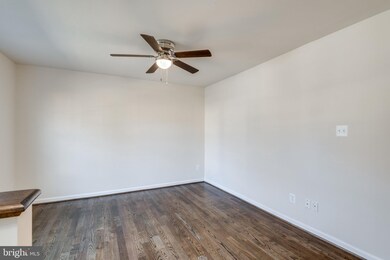 2457 Alsop Ct, Reston, VA 20191 - photo 3