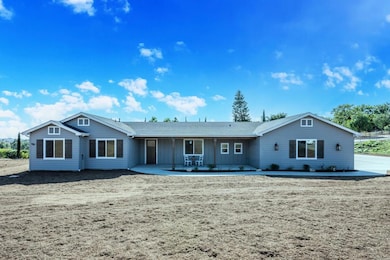 1904 Grey Rabbit Hollow Ln, Fallbrook, CA 92028 - photo 2