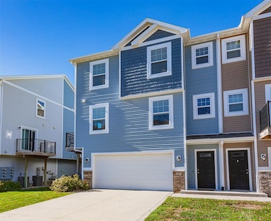 223 Burr Oak Ct, Norwalk, IA 50211 - photo 2