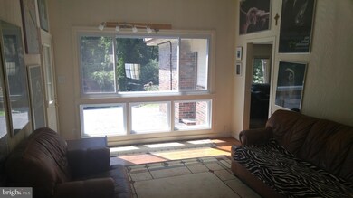 18422 Woodland Dr, Triangle, VA 22172 - photo 3