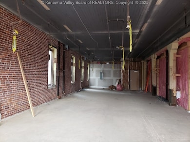 814 Virginia St E unit 15, Charleston, WV 25301 - photo 3