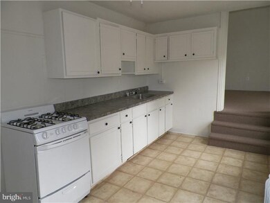 370 E Penn St, Norristown, PA 19401 - photo 2