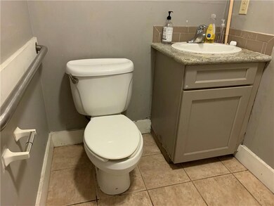 7200WashingtonAve_Bathroom
