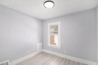 006__ndp9076_823