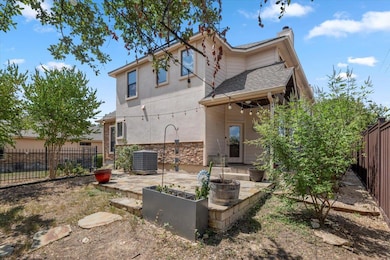 13904 Ashton Woods Cir unit 24, Austin, TX 78727 - photo 3