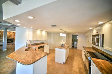 1633 Spring Garden Dr-15