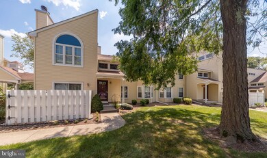 39 Powell Ct, Hightstown, NJ 08520 - photo 2