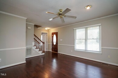 005-1280x960-family-room