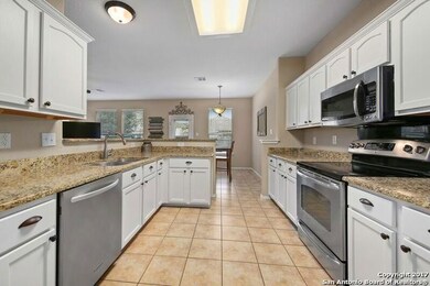 8414 Grapevine Pass, San Antonio, TX 78255 - photo 7