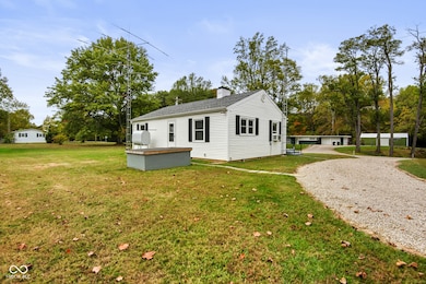 6435 W Lowell Rd, Columbus, IN 47201 - photo 5