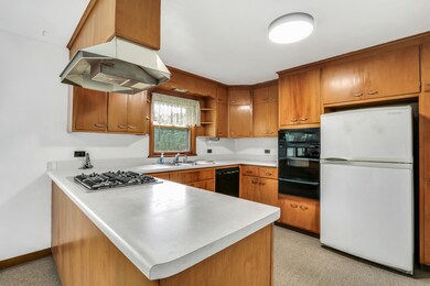 36847 N Delany Rd, Gurnee, IL 60031 - photo 6