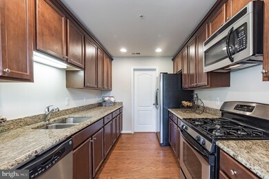 23216 Shaws Tavern Ct unit 2220, Clarksburg, MD 20871 - photo 7