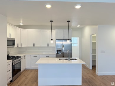 132 E Chambord Ct, Sandy, UT 84070 - photo 2