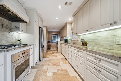 7714 Skyline Dr, Houston, TX 77063 - photo 7