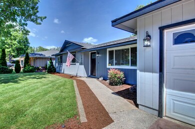 1670 Axtell Dr, Grants Pass, OR 97527 - photo 2