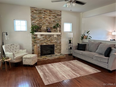 Living area with ceiling fan, hardwood / wood-styl