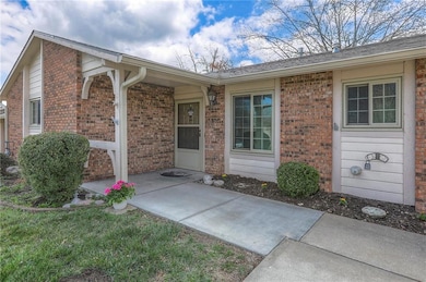 1407 W Stone Blvd, Raymore, MO 64083 - photo 2