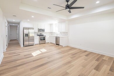 924 W Day St, Denison, TX 75020 - photo 5