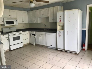 849 Cumberland St, Gloucester City, NJ 08030 - photo 5