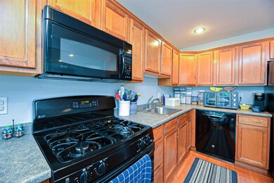 83 Pear Tree Ln, Newmarket, NH 03857 - photo 6