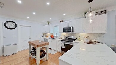 32 Woodrow Ave unit 1, Newton, MA 02460 - photo 4