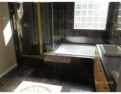 Master Bath/Spa.