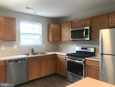 8805 Goose Landing Cir, Columbia, MD 21045 - photo 3