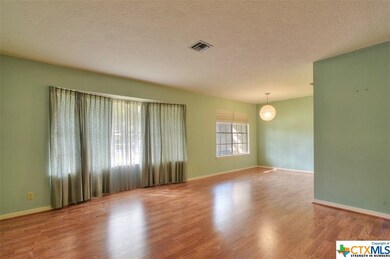 107 Oak Ridge Dr, San Marcos, TX 78666 - photo 3