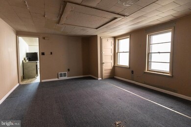 212 W Market St unit E, Pottsville, PA 17901 - photo 2