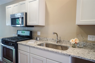 15 Deerwood Dr unit D, Nashua, NH 03063 - photo 4