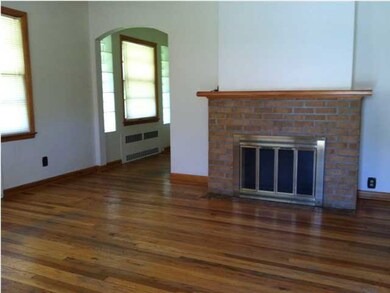 4320 Murdock living room