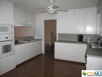 311 S College Ave, Troy, TX 76579 - photo 7