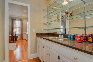 Wet-bar/ butlers pantry