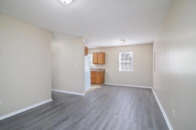04-1819 Templeton Ave NE-8-Edit