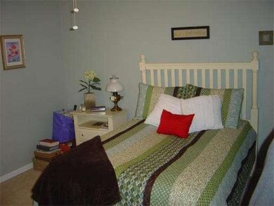 215 Longmeadow Rd unit 505, Taunton, MA 02780 - photo 6