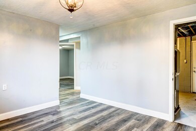 Family room 1-1