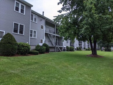 64 Tennis Plaza Rd unit 5, Dracut, MA 01826 - photo 5