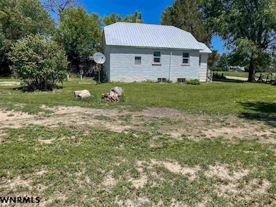 112 9th Ave, Lyman, NE 69352 - photo 5