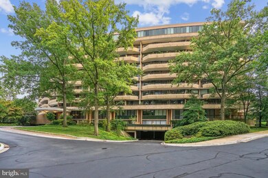 The Foxhall unit 904, Washington, DC 20016 - photo 2