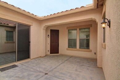 Courtyard_1079