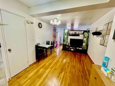 143-40 41st Ave 143-40 41st Ave unit 6, Flushing, NY 11355 - photo 5