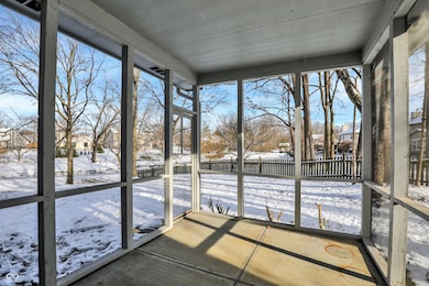 11249 Tall Trees Dr, Fishers, IN 46038 - photo 3