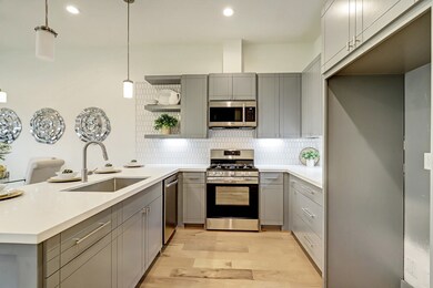 8972 Zurcher Ln, Houston, TX 77080 - photo 3