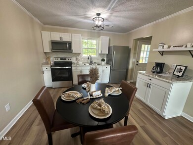 Kitchen/Dining Area