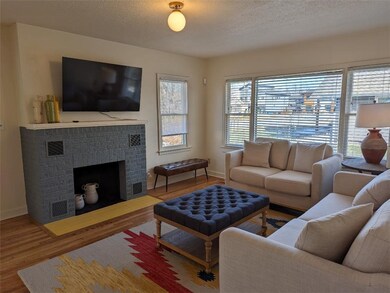 705 NW 6th St, Bentonville, AR 72712 - photo 3