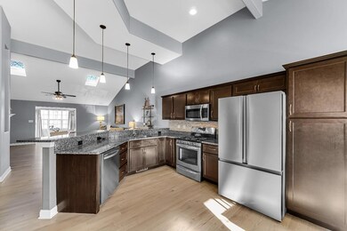 5426 Maggie Mae Ct, Crown Point, IN 46307 - photo 3