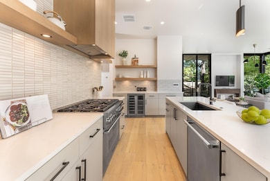 State-of-the-art appliances include Bosch, Thermador, and Bertazzoni