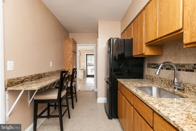 905 Lyndhurst St, Baltimore, MD 21229 - photo 2