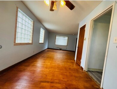 43 Howard Ave unit Right, Binghamton, NY 13904 - photo 2